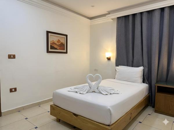 Talaat Harb Cairo Crown - Cairo