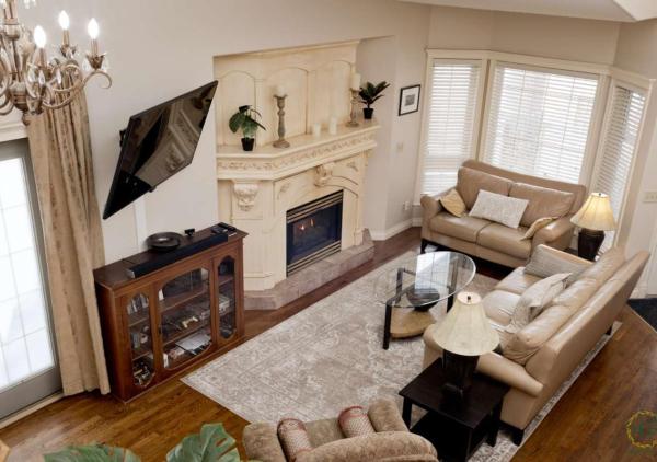 写真にはカルガリー市にあるIl Veneto:3BR,2BA,C-Air,IRSauna,BBQ,Sleeps 8,Cozyが写っています。