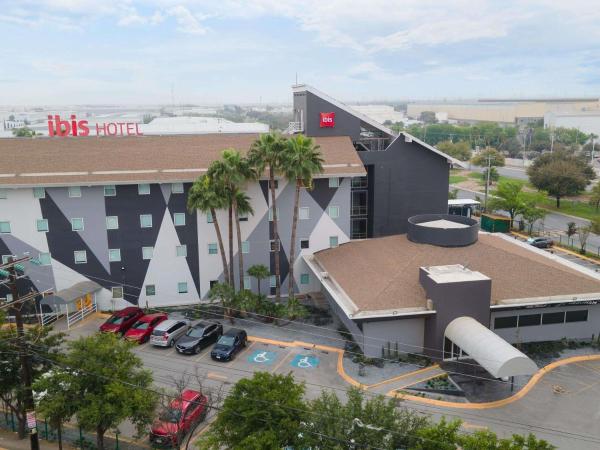 Na fotografii je vidět objekt Ibis Monterrey Aeropuerto nacházející se ve městě Villa Juárez.