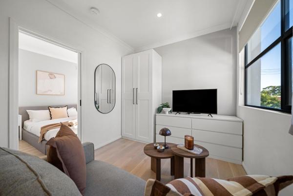 Kuva 1: Fleur at Lotus – Chic Boho Flat Near Glenelg & CBD