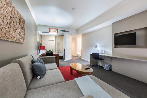 Skyline Tropical Oasis Pool Kingbed Balcony - Darwin
