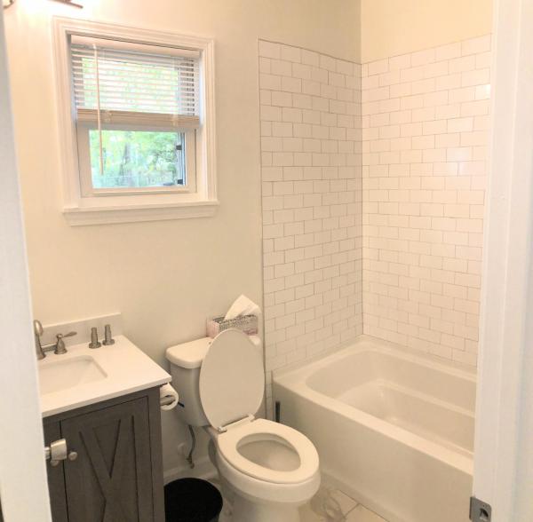 Lakewoodlyon Park Renovated Cottage Near Duke 23b - Durham, NC