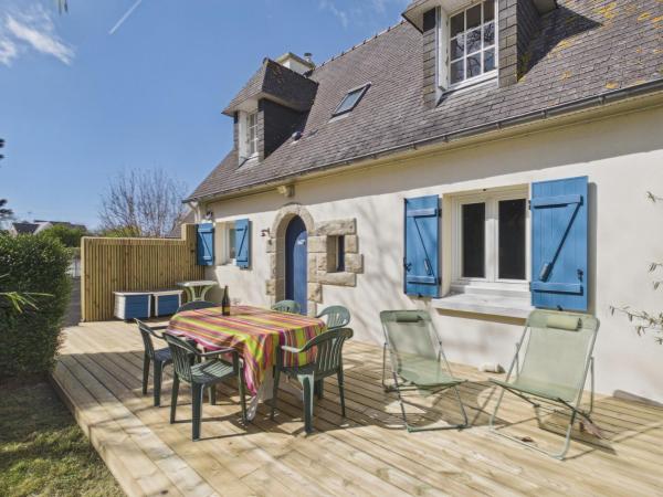 Jolie Maison Familiale Et Colorée Pour 6 - Plomeur