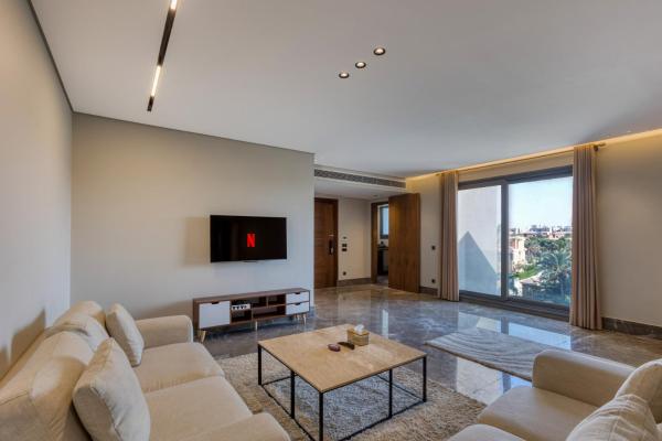 A la foto es mostra l'objecte Modern 2BR Apartment in New Cairo at Silver palm situat a la ciutat de El Caire.