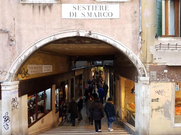A la foto es mostra l'objecte Casanova Apartment situat a la ciutat de Venècia.