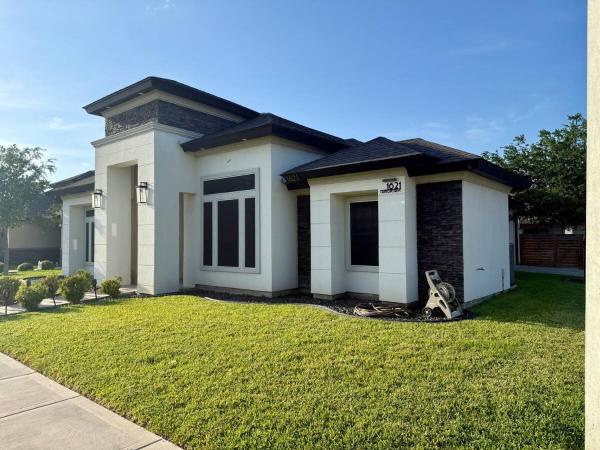 Modern Coziness At Its Best! - McAllen, TX
