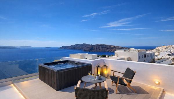 Na foto é possível ver o objeto ArmonOia Suites Santorini localizado na cidade de Oia.