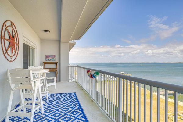 Walk To Ocean! Atlantic Beach Condo W/ Pool Access - Emerald Isle, NC
