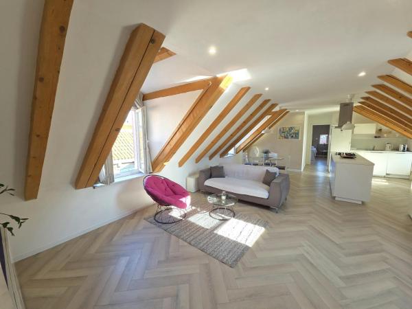 照片显示了位于Split市的Loft Apartment Cindro物件。
