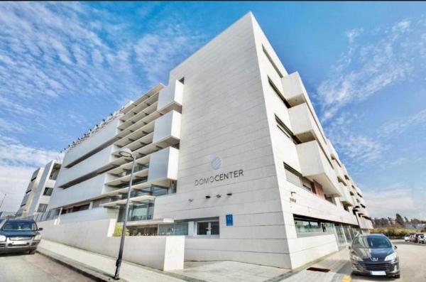 Na fotografii je vidět objekt Domocenter Apartamentos Turísticos nacházející se ve městě Bormujos.