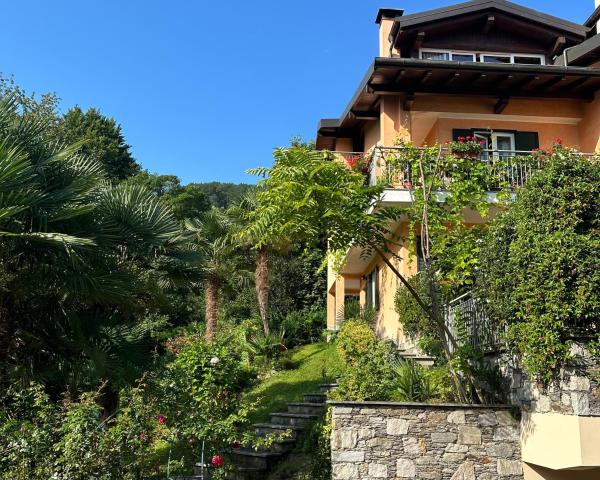 Villa Vista Verde Lake View, Private Garden & Parking - Stresa