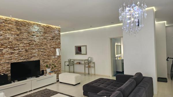 TAM Serviced 2BDR Apartment City Center No6, Tirana