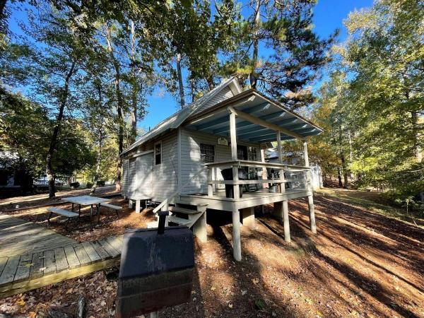 Tranquil Cabin Retreat With Private Pond And Outdoor Deck Near Zwolle, Louisiana - Louisiana
