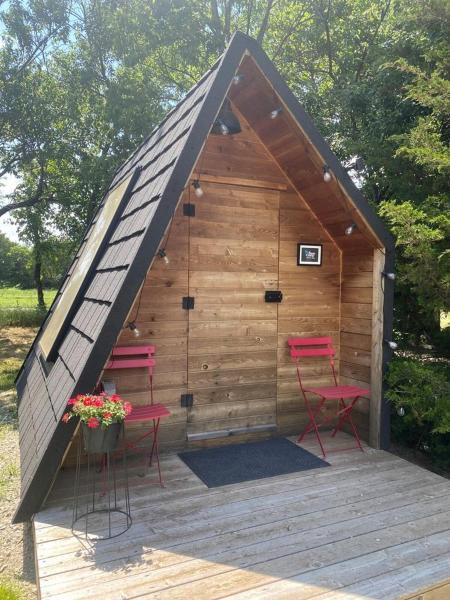 Rustic Comfort A-frame With Outdoor Gathering Space In Humboldt, Kansas - Iola