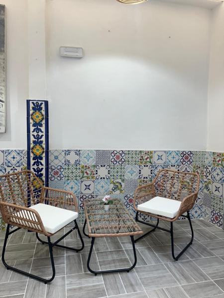 Na foto é possível ver o objeto Tribunali apartments localizado na cidade de Naples.