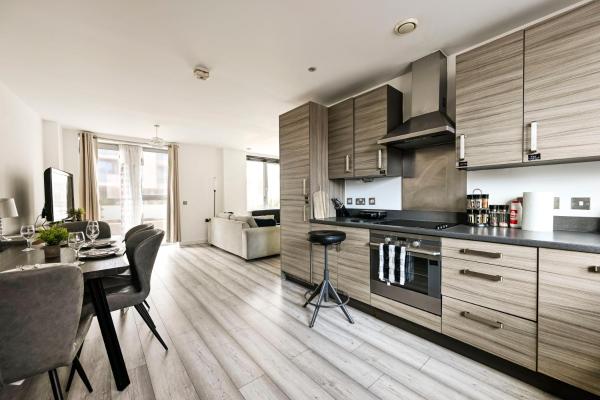 Spacious 3bed Apartment In Stratford-free Parking & Terrace - London