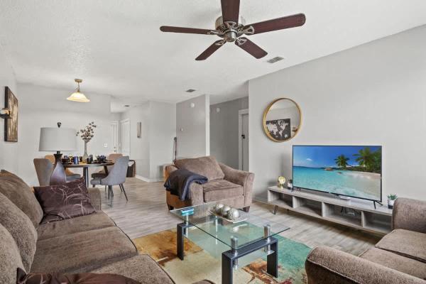 Econochic Hideaway 2bd 2ba Family Friendly Washer And Dryer - Jacksonville, FL