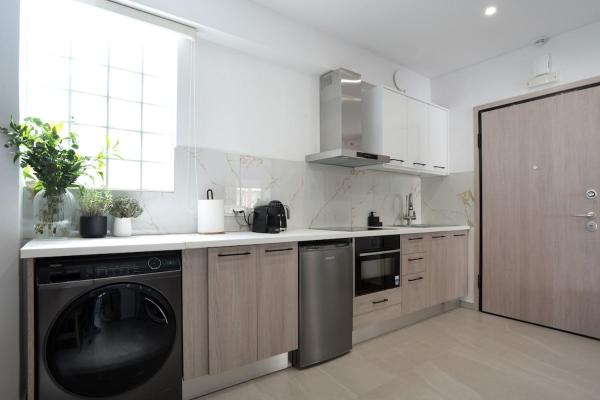 2bb Luxury Apartment I - Jacuzzi, Parking, Beach - Chania