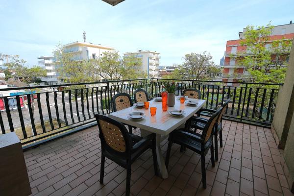 Bilocale Con Grande Terrazza Piazza Aurora - Jesolo