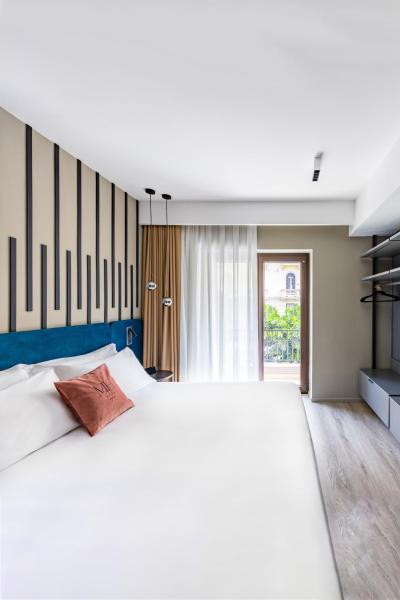 Mh Suites Plebiscito - Naples