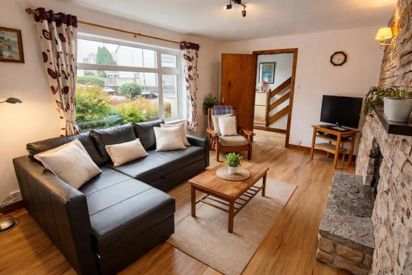 Erin House - Seconds Walk From Oughterard Village - Mayo