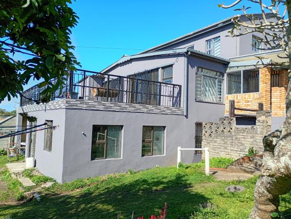 Leisure Seaview House - Port Edward