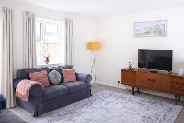 Charming 3 Bedroom Bungalow With Private Parking - Oxford