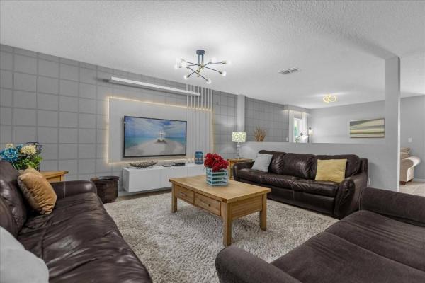6 Bedrooms 45 Bathrooms Crystal Cove 957 Eg - Kissimmee, FL