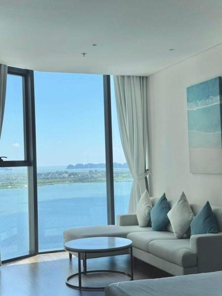 A La Carte Hạ Long Studio View Trực Diện Biển Seafront Studio 正面海景 - Tuần Châu
