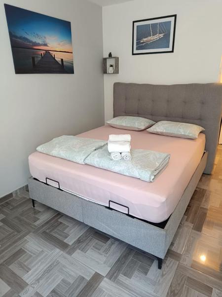 På billedet ses objektet Novi studio apartman Demy u centru Splita beliggende i byen Split.