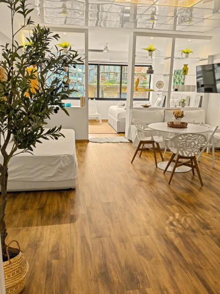 Estia Premium Apartments - 80 Squaremeter Cozy Loft City Center - テッサロニキ