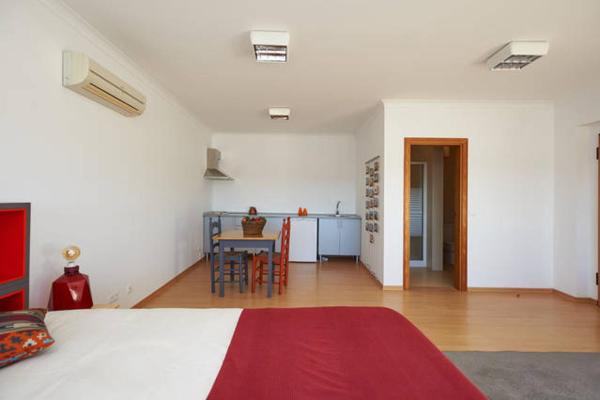 Auf dem Foto ist das Objekt Industrial Loft in der Stadt Cabrela zu sehen.