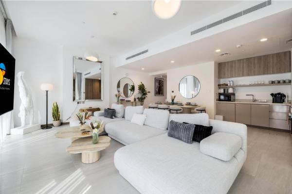 På billedet ses objektet Moon Stays - 3BR with Maid - Panoramic Canal Views beliggende i byen Dubai.