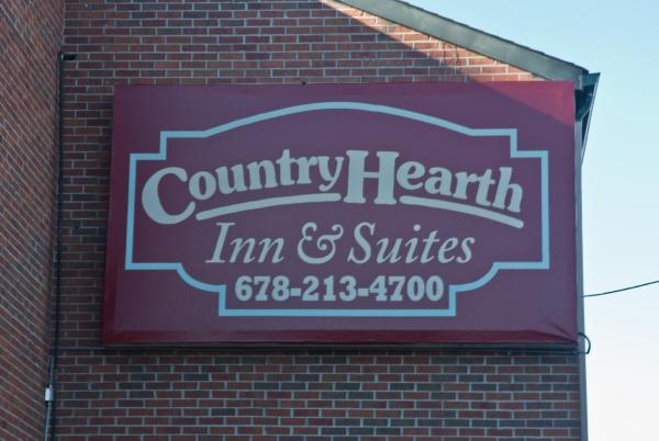 På billedet ses objektet Country Hearth Inn & Suites Marietta beliggende i byen Atlanta.