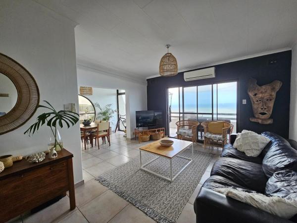 Spacious Two-bedroom Umdloti Apartment With Sea Views - eMdloti