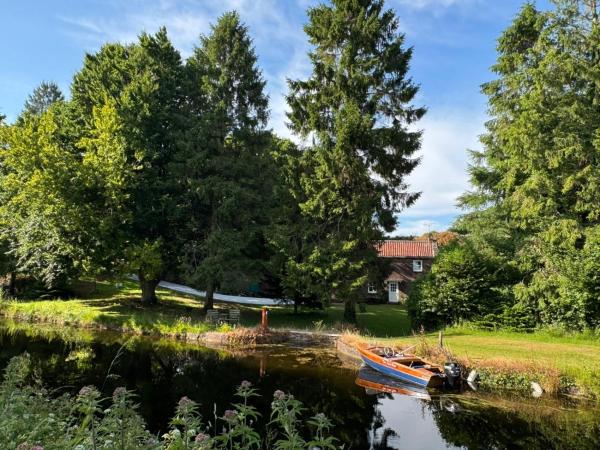 Idyllic Waterside Cottage In Mid Devon - Tiverton