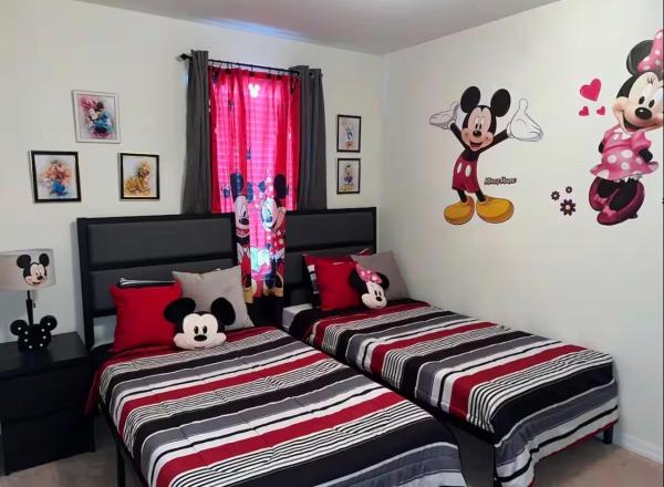 Mickey And Minnies Vacation Hideaway - Kissimmee, FL