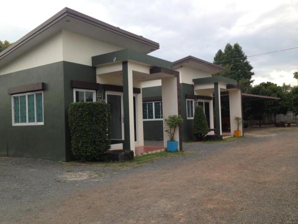 På billedet ses objektet Bai Pai Resort beliggende i byen Khlung.