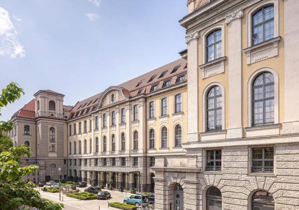A la foto es mostra l'objecte Telegraphenamt situat a la ciutat de Berlín.