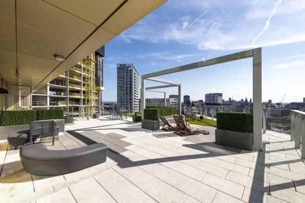 Sleek Modern Stays In The Heart Of Salford - Oldham