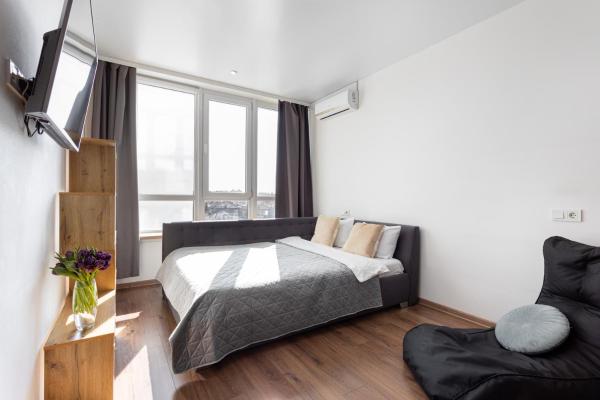 Nyvky Like Home - Затишна студія із загальною терасою 41, Kyiv