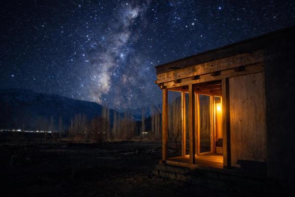 A la foto es mostra l'objecte Nubra Ecolodge situat a la ciutat de Liekzan.