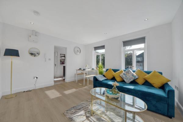 Στη φωτογραφία φαίνεται το αντικείμενο The Cozy Corner Apartment 1BR Free Parking που βρίσκεται στην πόλη Μπρόμλεϊ.
