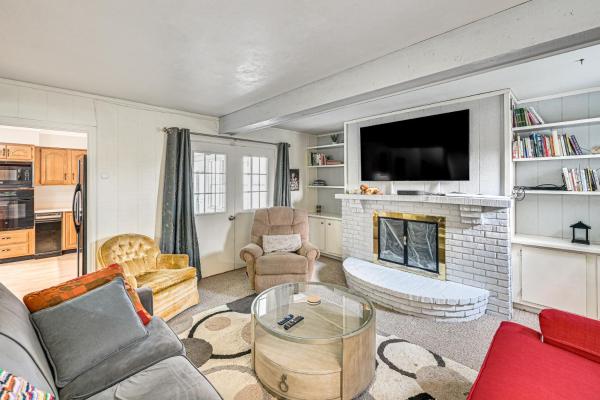 Game Room + 10-speaker Movie Room: South Bend Home - South Bend, IN