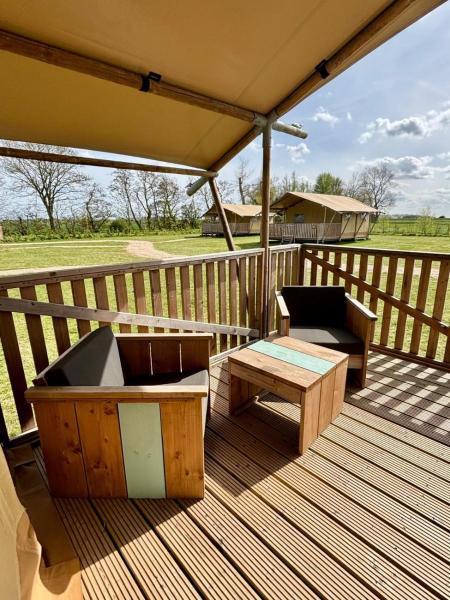 På billedet ses objektet Glamping De Zuidvliet Nr 16 beliggende i byen Wolphaartsdijk.