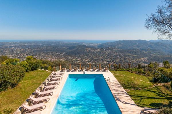Villa Mas Du Chene In A Private Domain - Montauroux