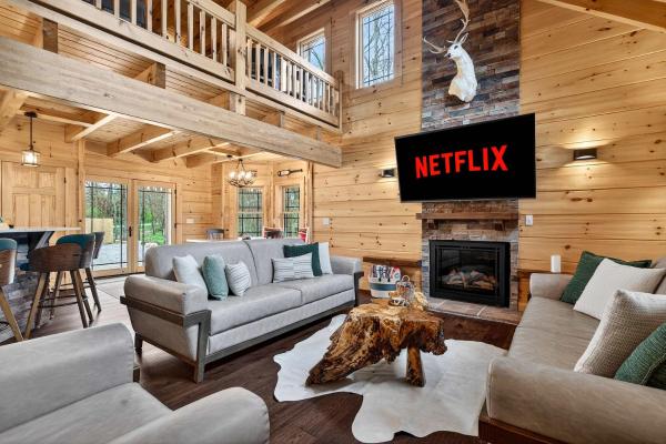 Spacious Family Cabin With Game Room And Backyard - Indiana