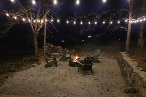 Historic Stone Cottage With River View And Fire Pit - Arkansas