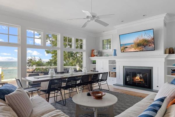 The Shore House By Juniper Holiday + Home - Union Pier, MI
