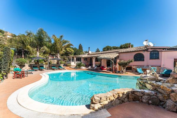 Guest House Villa Verde - Short Term Room Rentals - Solanas